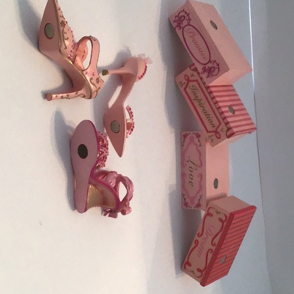 Breast Awareness high heels and shoe boxes - Picture 10 of 13